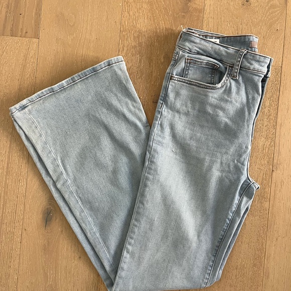 Joe's Jeans The Riley High Rise Light Wash Flare - Picture 2 of 8